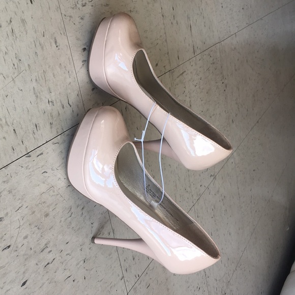 NWT 5” Nude Platform Xhilaration Heels - Picture 3 of 6